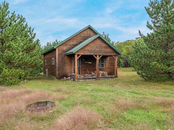 1055 8TH AVENUE, Hancock, WI 54943