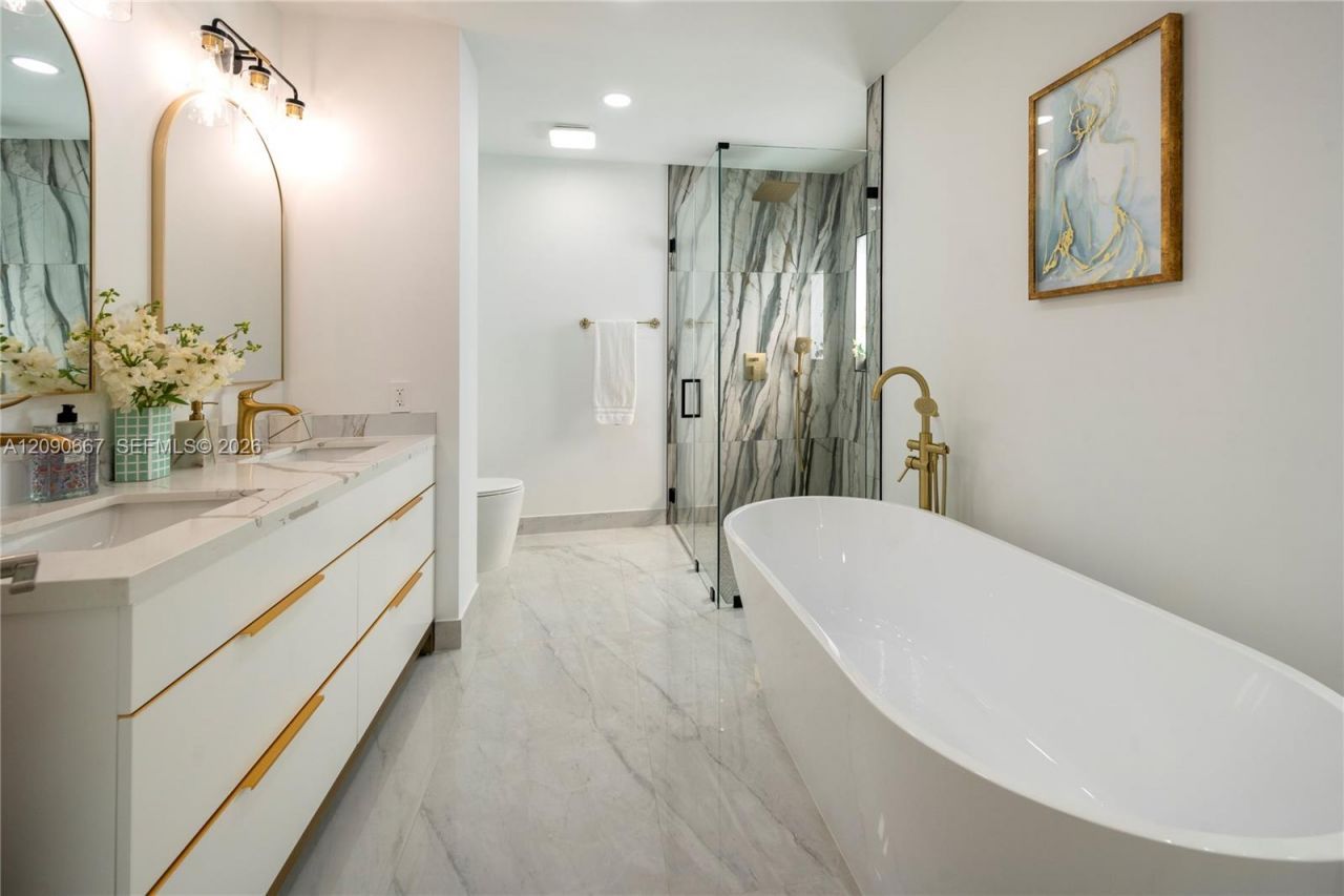 20 N Hibiscus Ct, Plantation, FL 33317 Photo