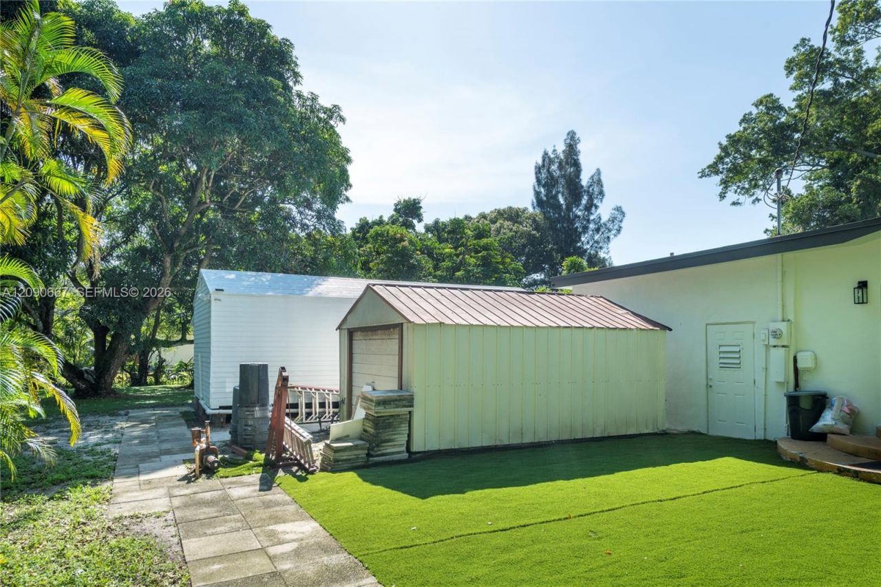 20 N Hibiscus Ct, Plantation, FL 33317 Photo