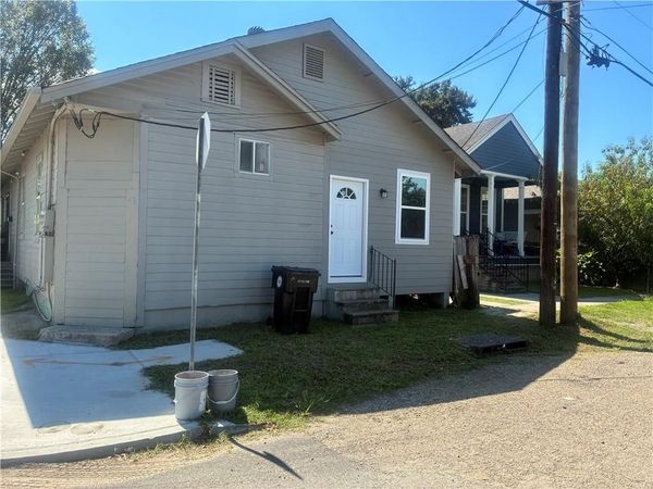 8802 Jeanette JEANNETTE Street , New Orleans, LA 70118