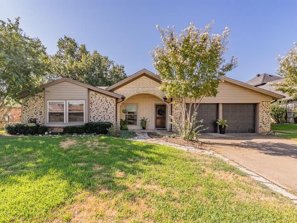 7536 Oak Park Drive , North Richland Hills, TX 76182