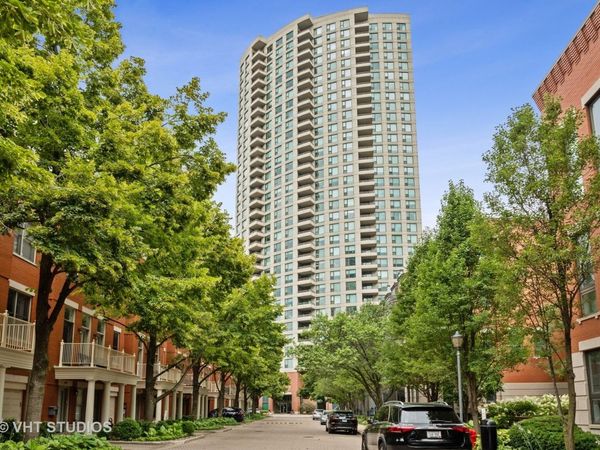 501 N Clinton Street , Unit 704, Chicago, IL 60654