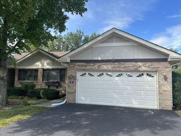 127 Villa Way , Unit 127, Bloomingdale, IL 60108