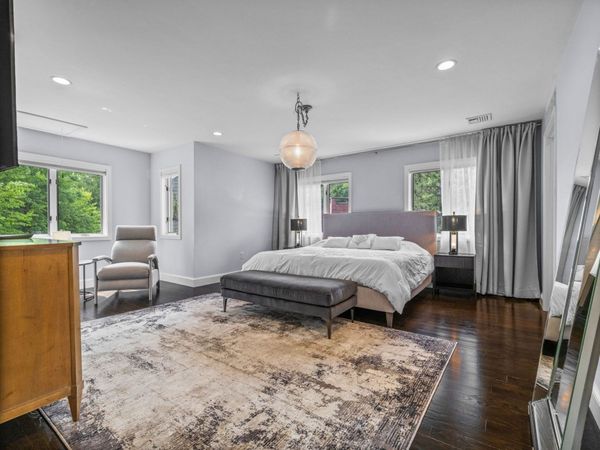 2 Benjamin Place, Unit #2, Brookline, MA 02467