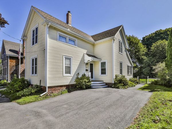 13 Collins St, Newburyport, MA 01950