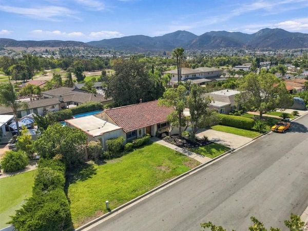 8621 Dunwoodie Rd , Santee, CA 92071