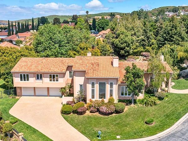 1687 Castlebridge Court , Westlake Village, CA 91362