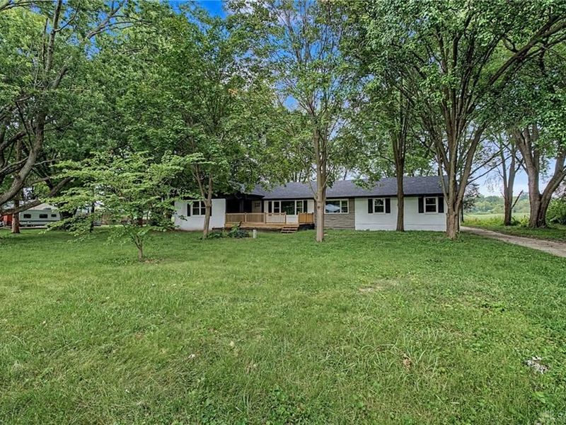 7865 Newbury Road, Tipp City, OH 45371 Photo 3