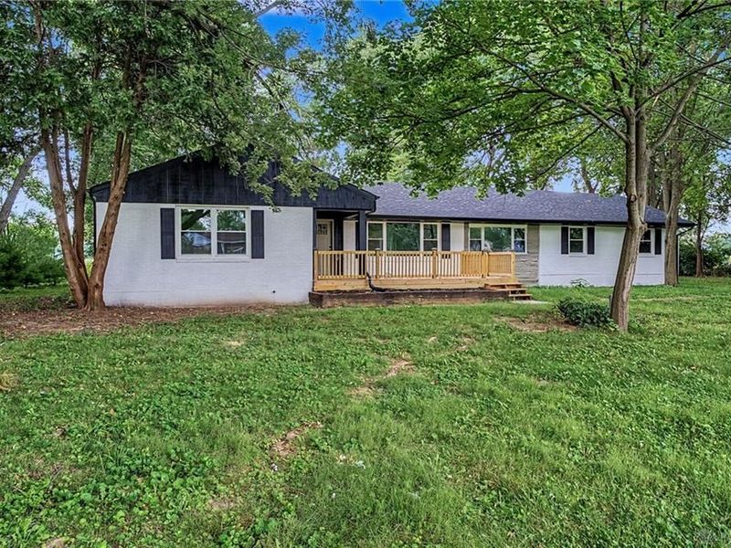 7865 Newbury Road, Tipp City, OH 45371 Photo 4
