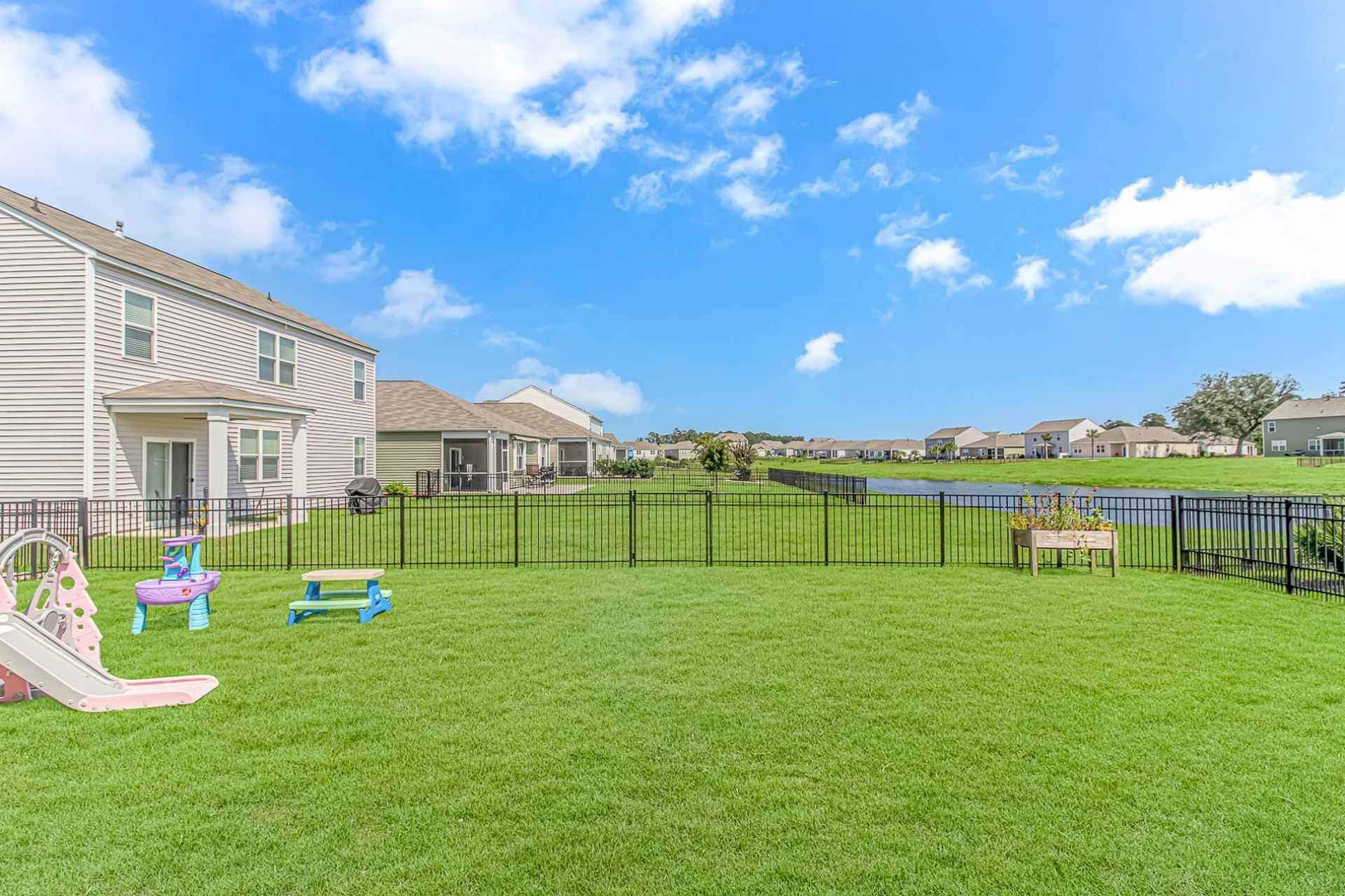 498 Mcalister Dr. Photo 24