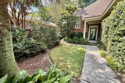 312 Bancroft Court  photo 4