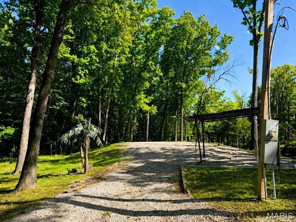 25 & 26 Lake Shore Drive West , New Florence, MO 63363