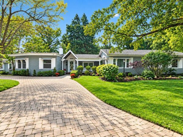 435 Forest Dr, Fontana, WI 53125