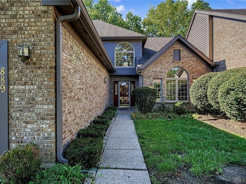 889 Timberlake Court, Dayton, OH 45429 Photo 2