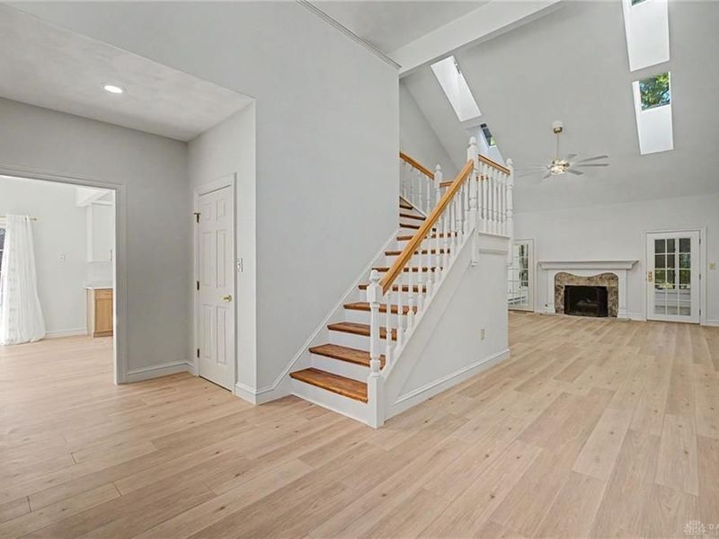 889 Timberlake Court, Dayton, OH 45429 Photo 8