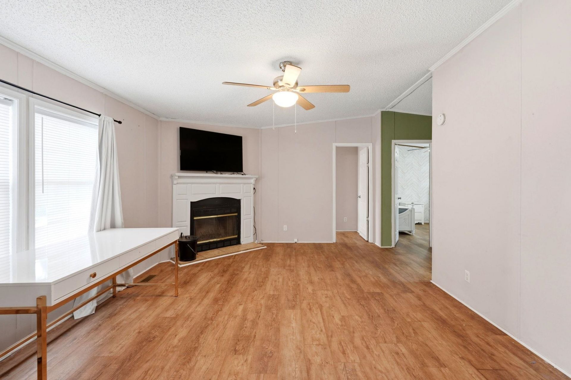 219 Weyburn St. Photo 14