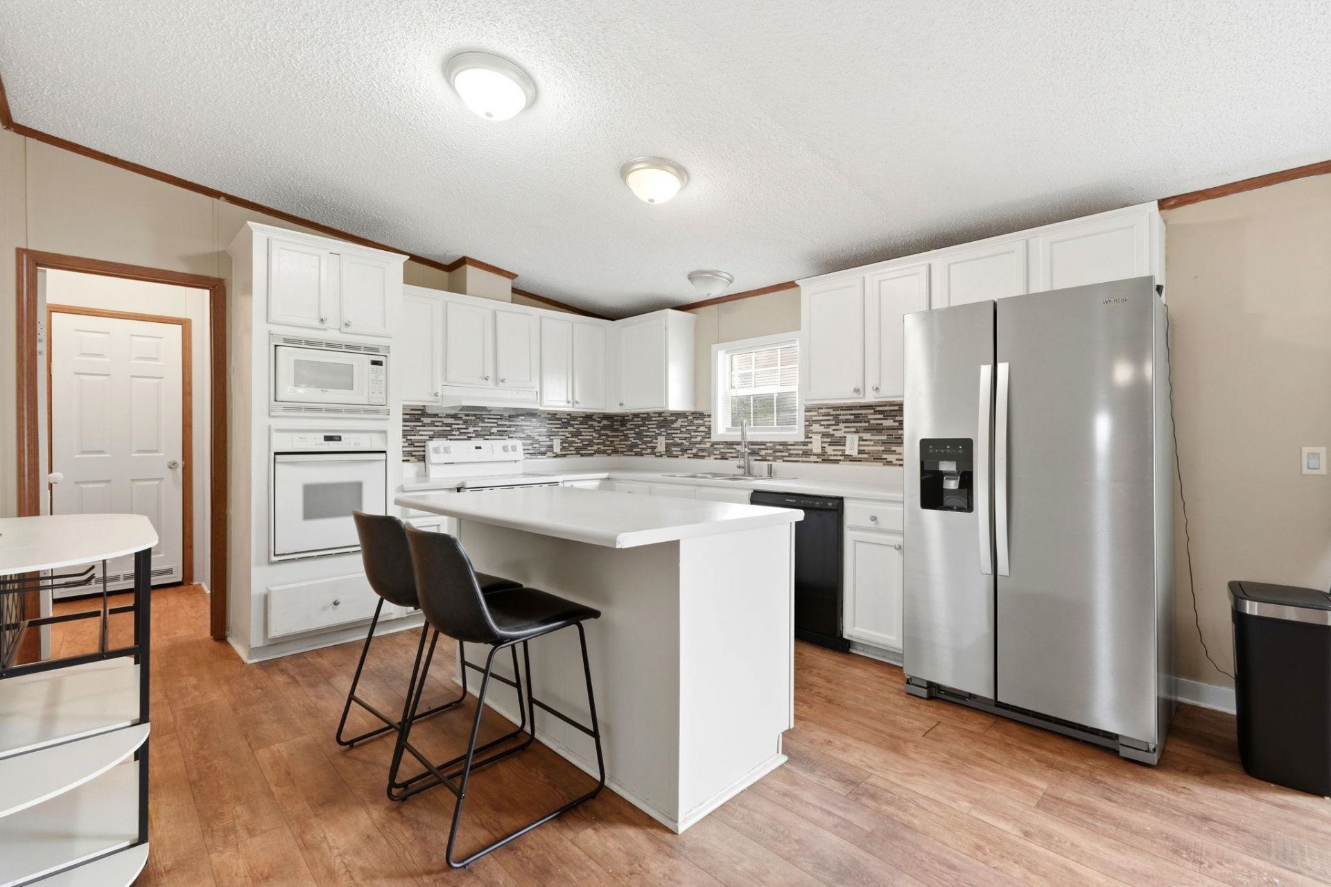 219 Weyburn St. Photo 7