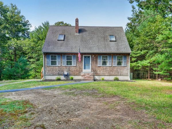 210 Tispaquin St, Middleboro, MA 02346
