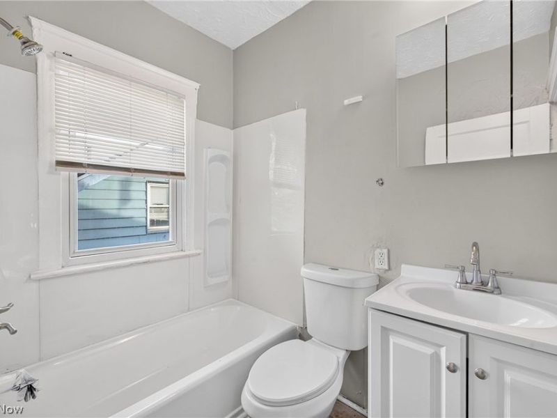 1464 E 175th Street, Cleveland, OH 44110 Photo 14