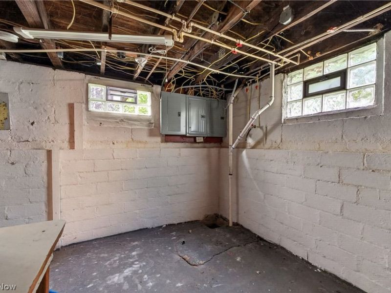 1464 E 175th Street, Cleveland, OH 44110 Photo 24