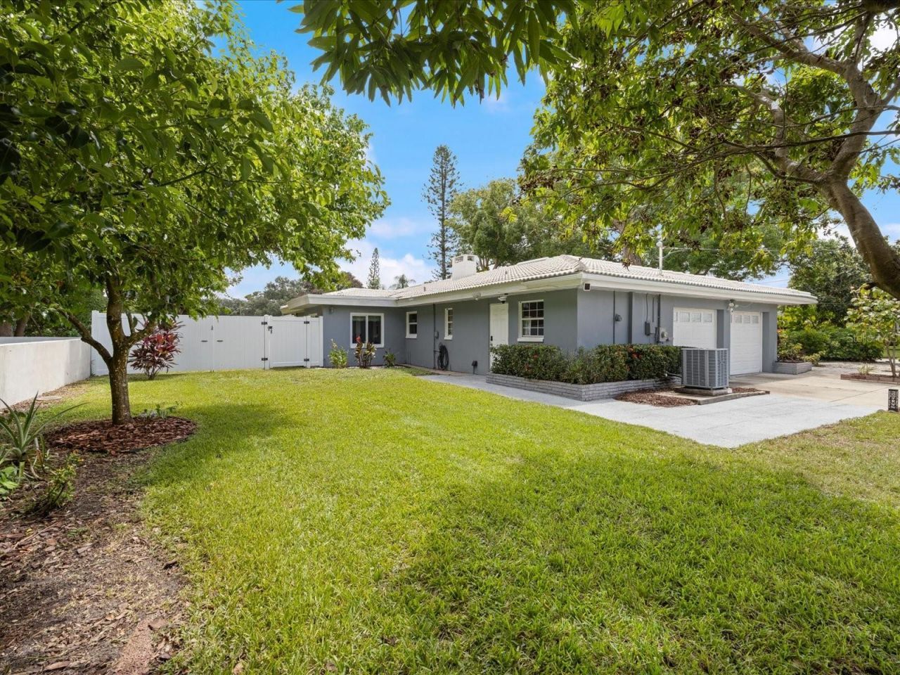 2100 Mckinley Street, Clearwater, FL 33765 Photo