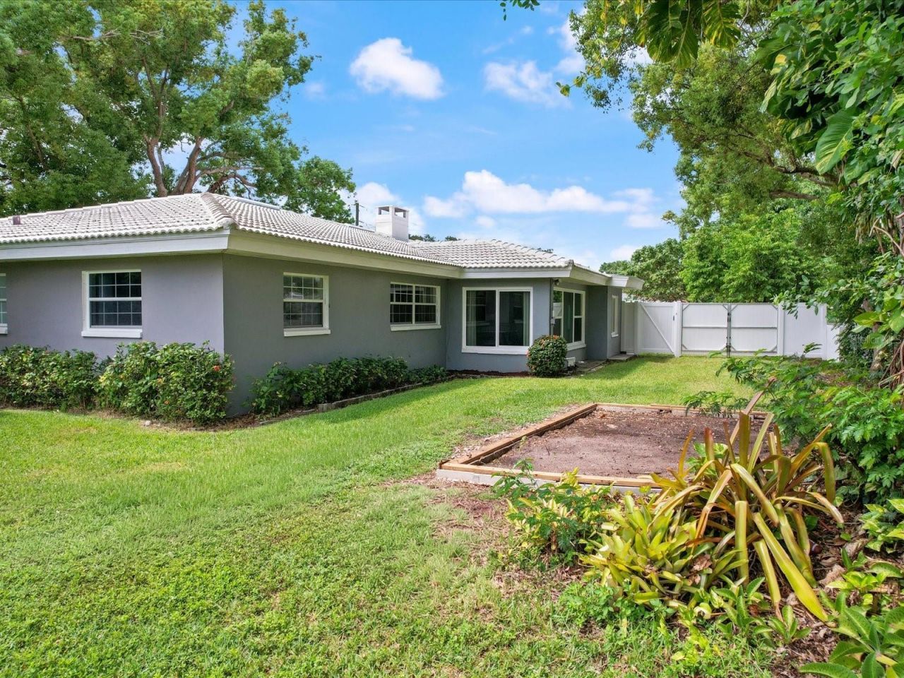 2100 Mckinley Street, Clearwater, FL 33765 Photo