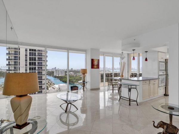4779 Collins Ave , Unit 2805, Miami Beach, FL 33140