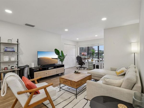 2926 S University Dr , Unit 6204, Davie, FL 33328