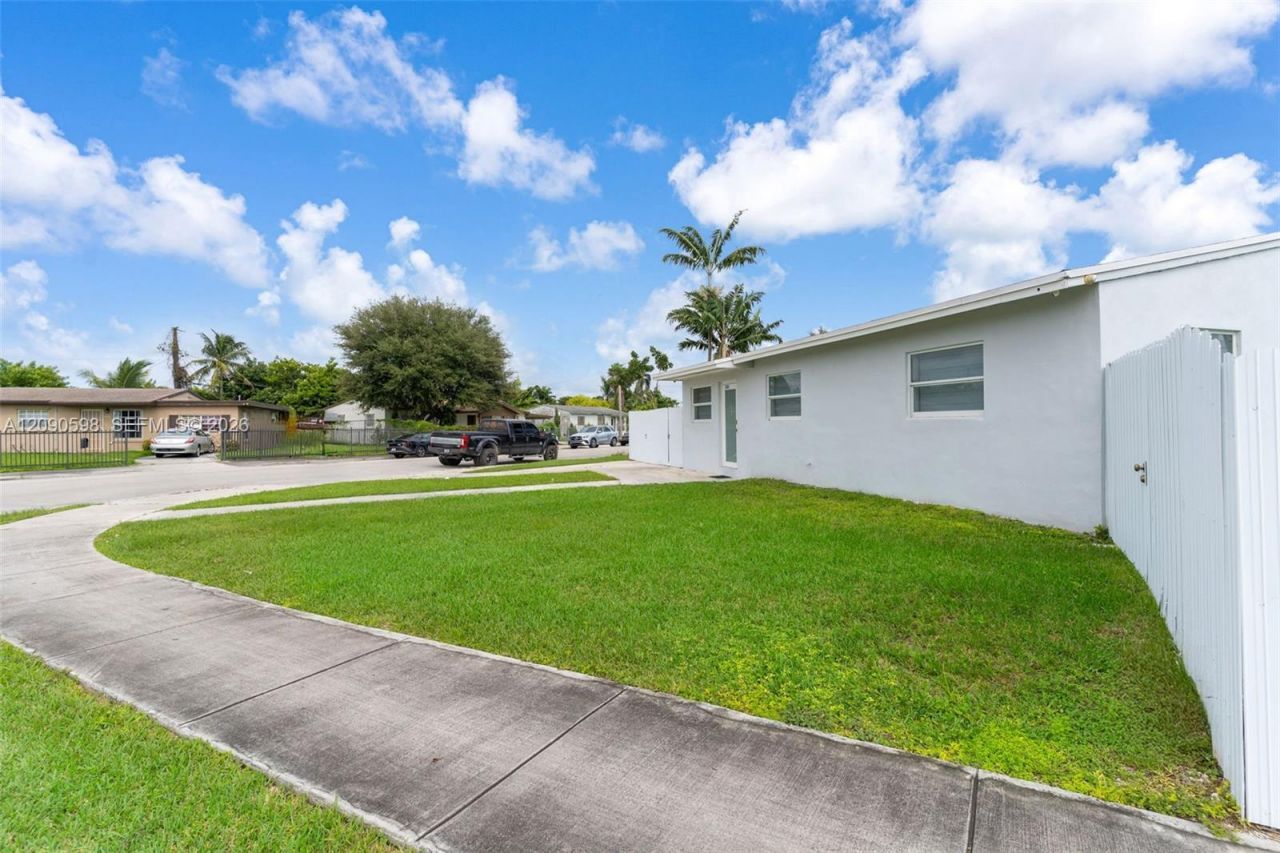 22365 SW 112th Ct , Miami, FL 33170 Photo