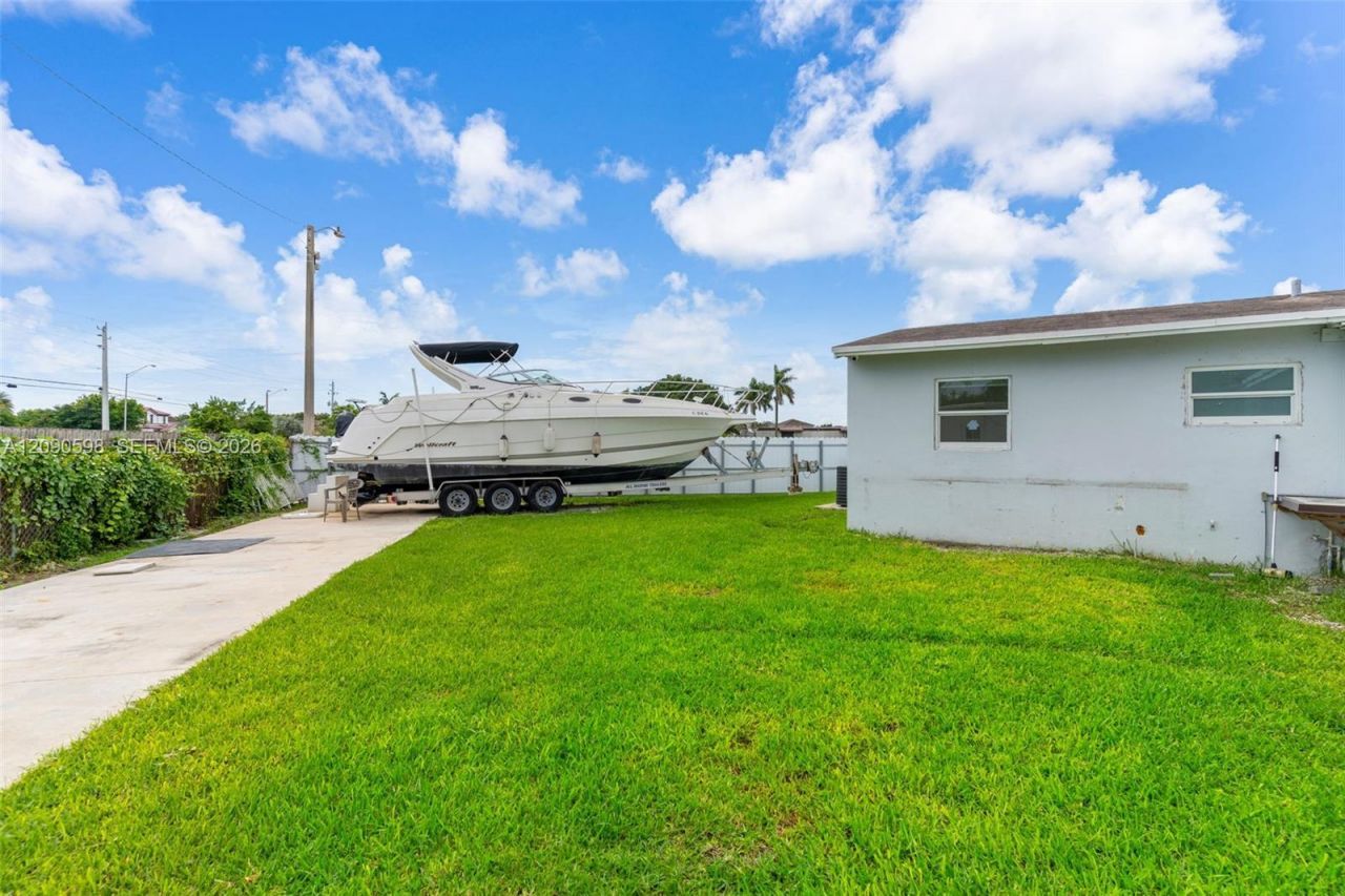 22365 SW 112th Ct , Miami, FL 33170 Photo