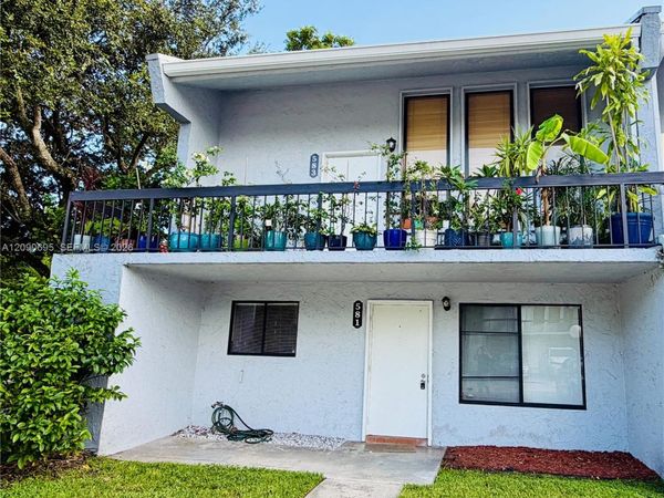 581 N University Dr , Unit 36, Plantation, FL 33324