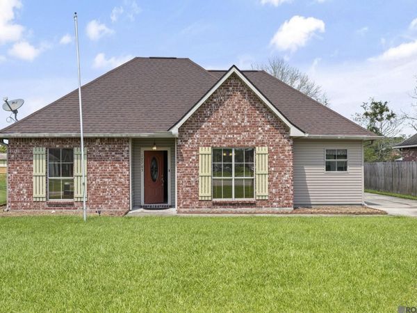 12703 Landon Dr, Walker, LA 70785