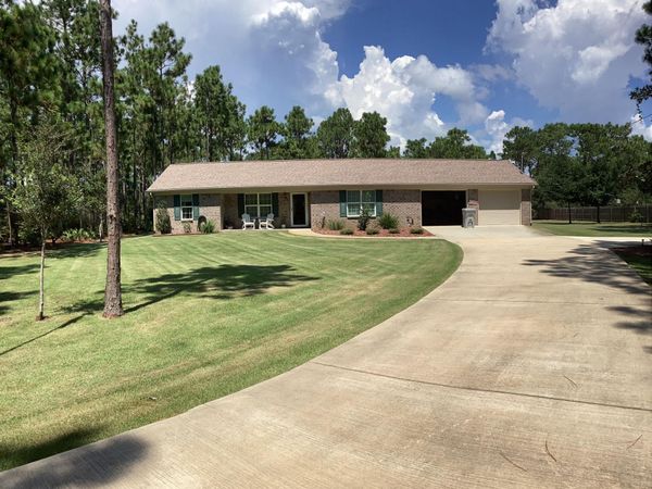 8962 Deer Lane, Navarre, FL 32566