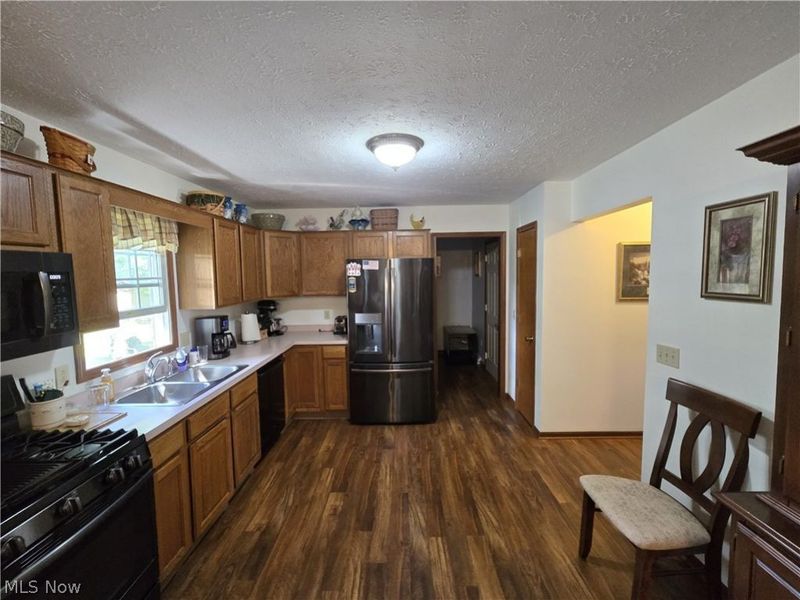 115 N Crestview Drive, Creston, OH 44217 Photo 13