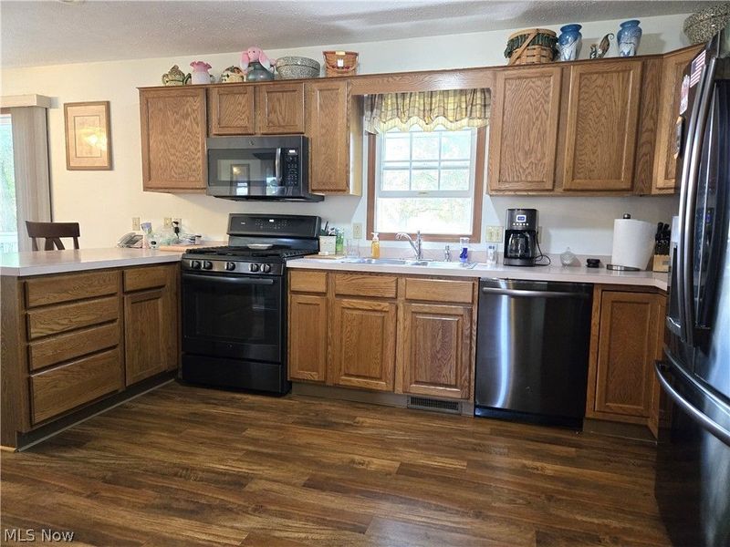 115 N Crestview Drive, Creston, OH 44217 Photo 14