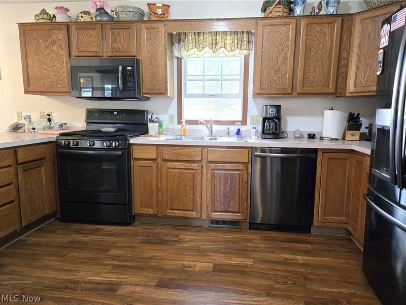 115 N Crestview Drive, Creston, OH 44217 Photo 15