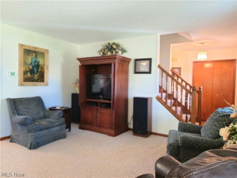 115 N Crestview Drive, Creston, OH 44217 Photo 4