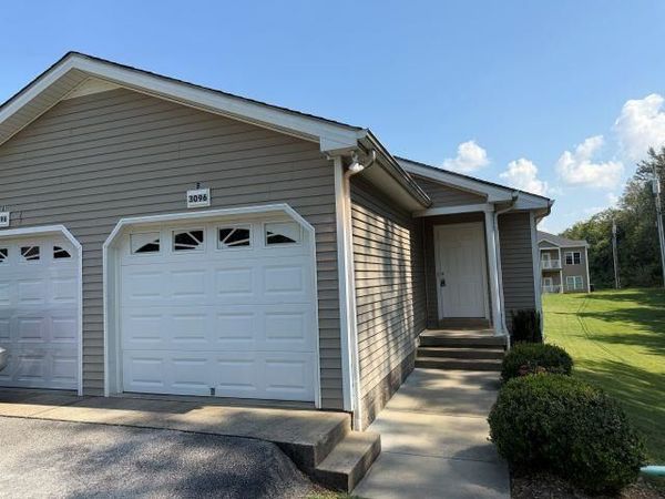 3096 B Raintree Road , Bowling Green, KY 42101