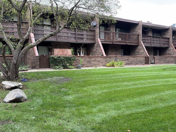 1607 Kenneth Circle , Unit 1607, Elgin, IL 60120