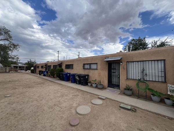 340 Pennsylvania Street NE, Albuquerque, NM 87108