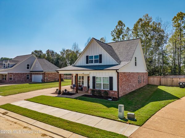 6099 Hickory Point Drive, Walls, MS 38680