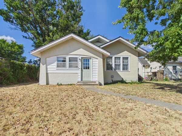 824 W Main Street , Cabool, MO 65689