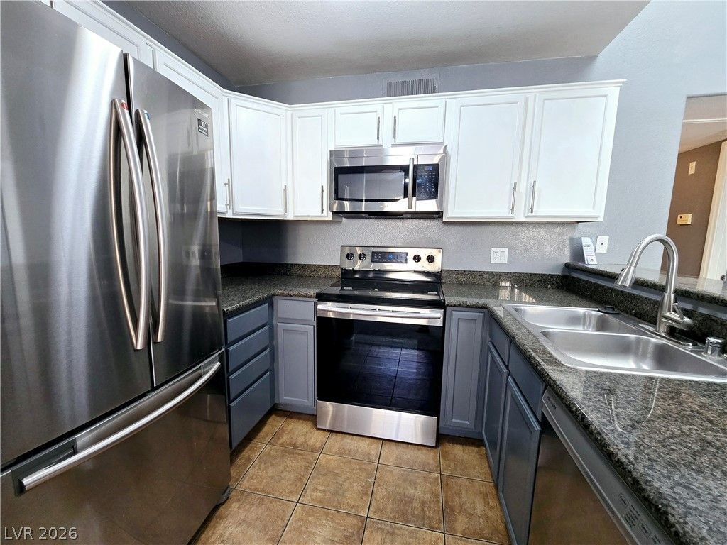 9325 W Desert Inn Road, Unit 229, Las Vegas, NV 89117 Main Photo