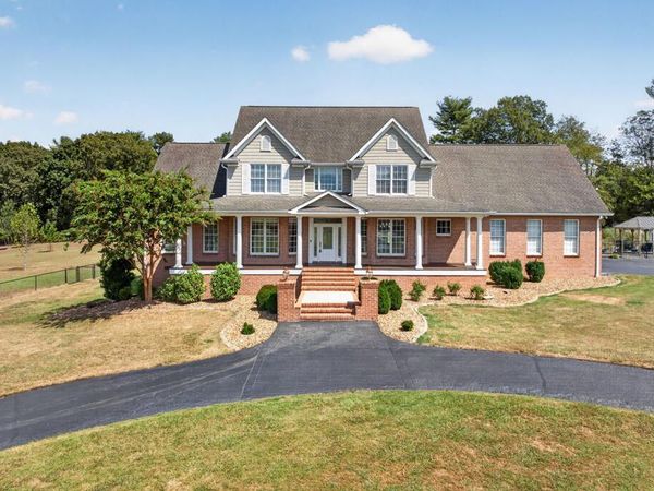 346 Parkway Rd, Tullahoma, TN 37388
