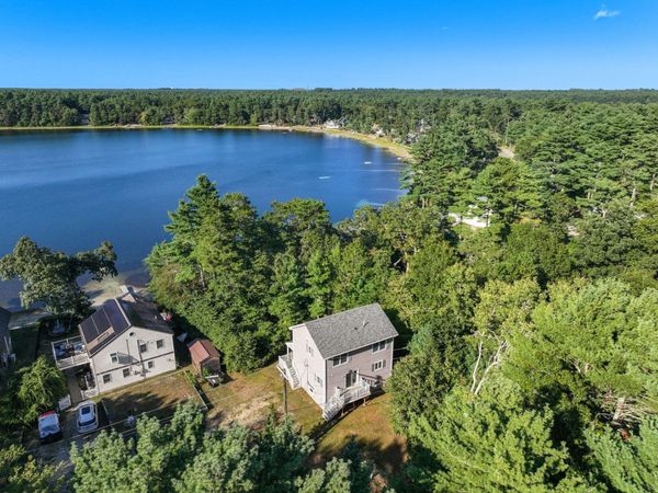 16 Carmichael Way, Wareham, MA 02571