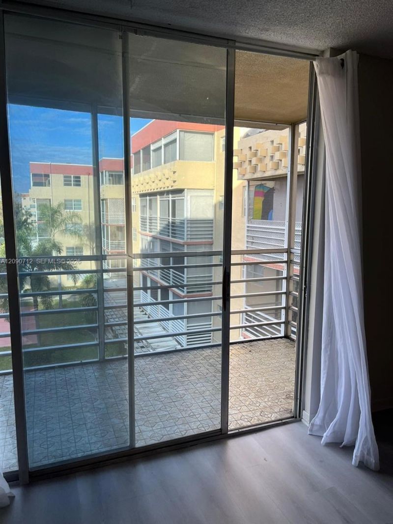406 NW 68th Ave, Unit 405, Plantation, FL 33317 Photo