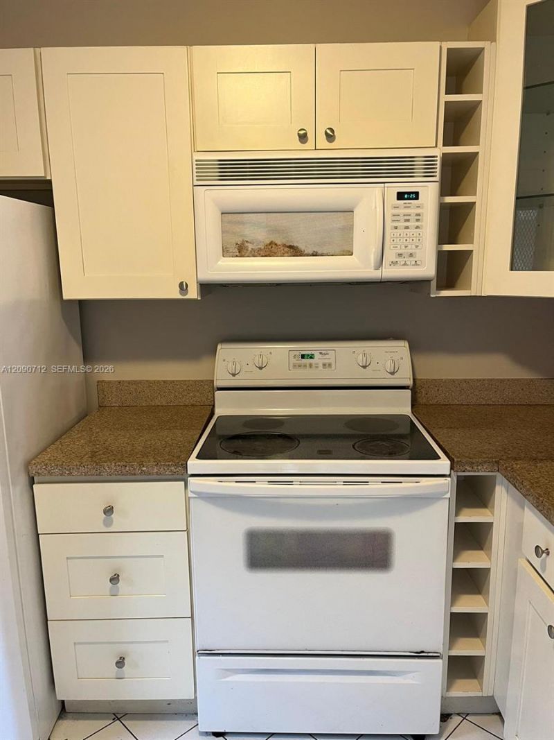 406 NW 68th Ave, Unit 405, Plantation, FL 33317 Photo