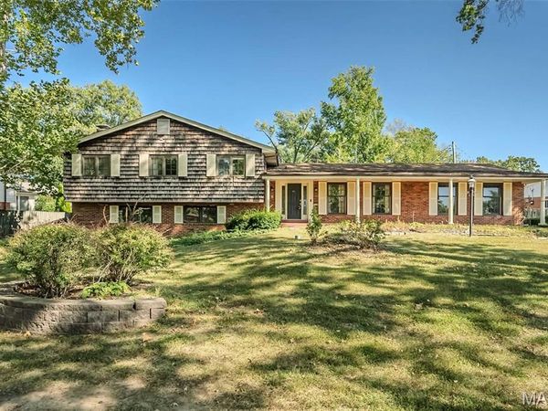 12122 Regency Drive, St Louis, MO 63128