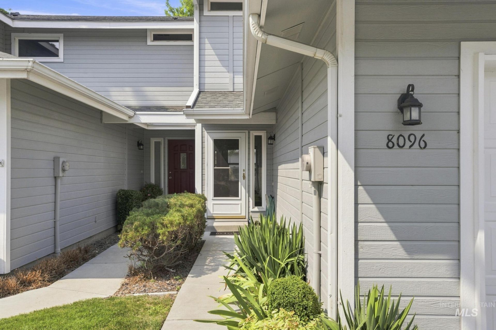 8096 W San Fernando Ct, Boise, ID 83704 Main Photo