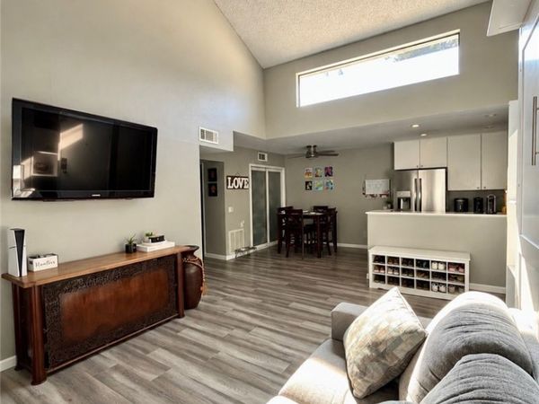 18804 Mandan St , Unit 814, Canyon Country, CA 91351